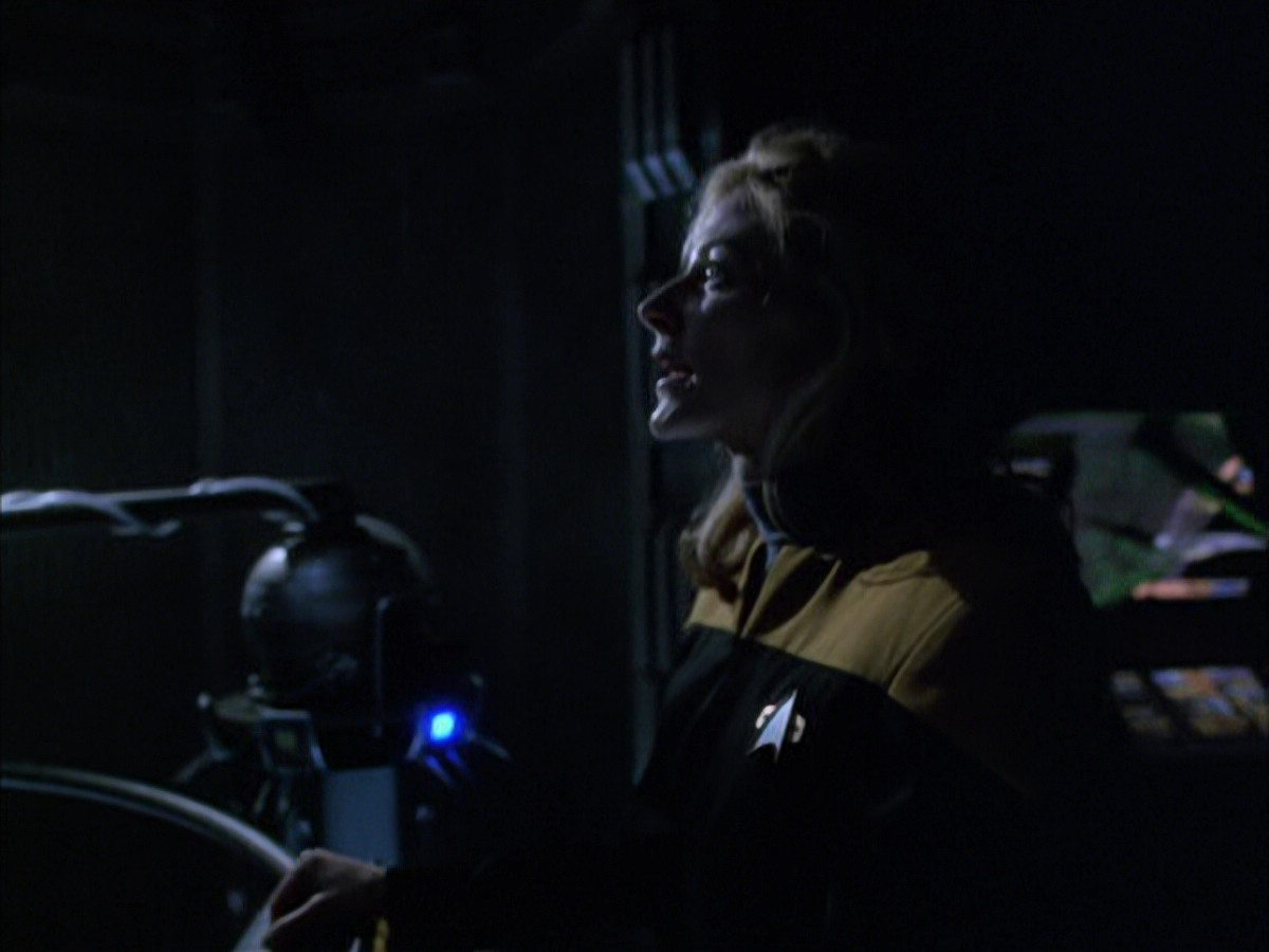 extant_StarTrek_VOY_6x01-EquinoxPart2_00709.jpg