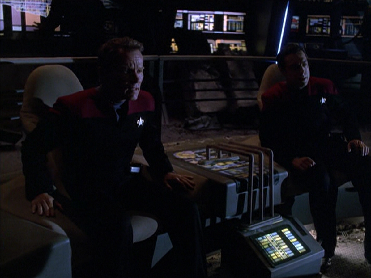 extant_StarTrek_VOY_6x01-EquinoxPart2_00737.jpg