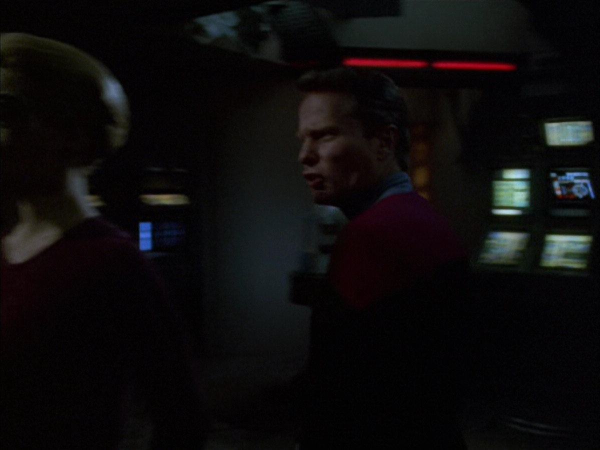 extant_StarTrek_VOY_6x01-EquinoxPart2_00748.jpg