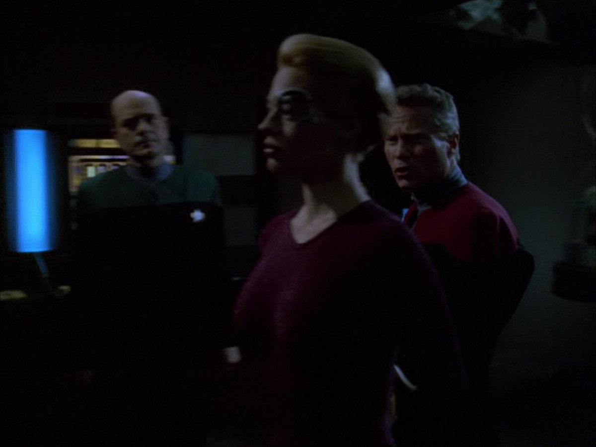 extant_StarTrek_VOY_6x01-EquinoxPart2_00749.jpg
