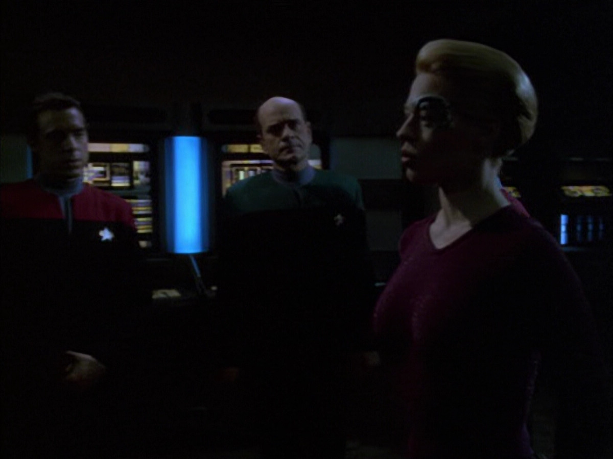 extant_StarTrek_VOY_6x01-EquinoxPart2_00750.jpg