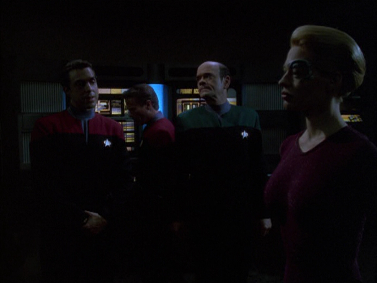 extant_StarTrek_VOY_6x01-EquinoxPart2_00753.jpg
