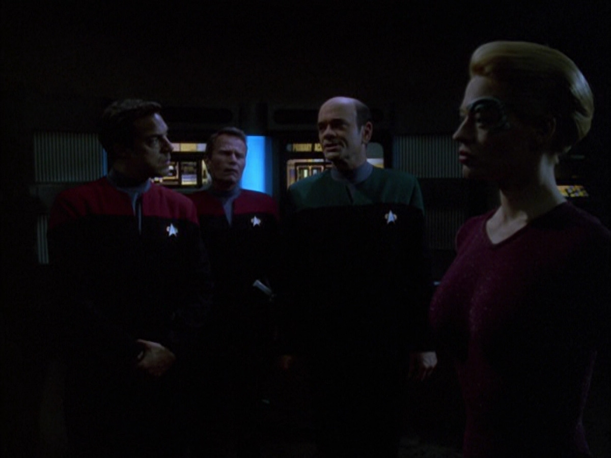 extant_StarTrek_VOY_6x01-EquinoxPart2_00756.jpg