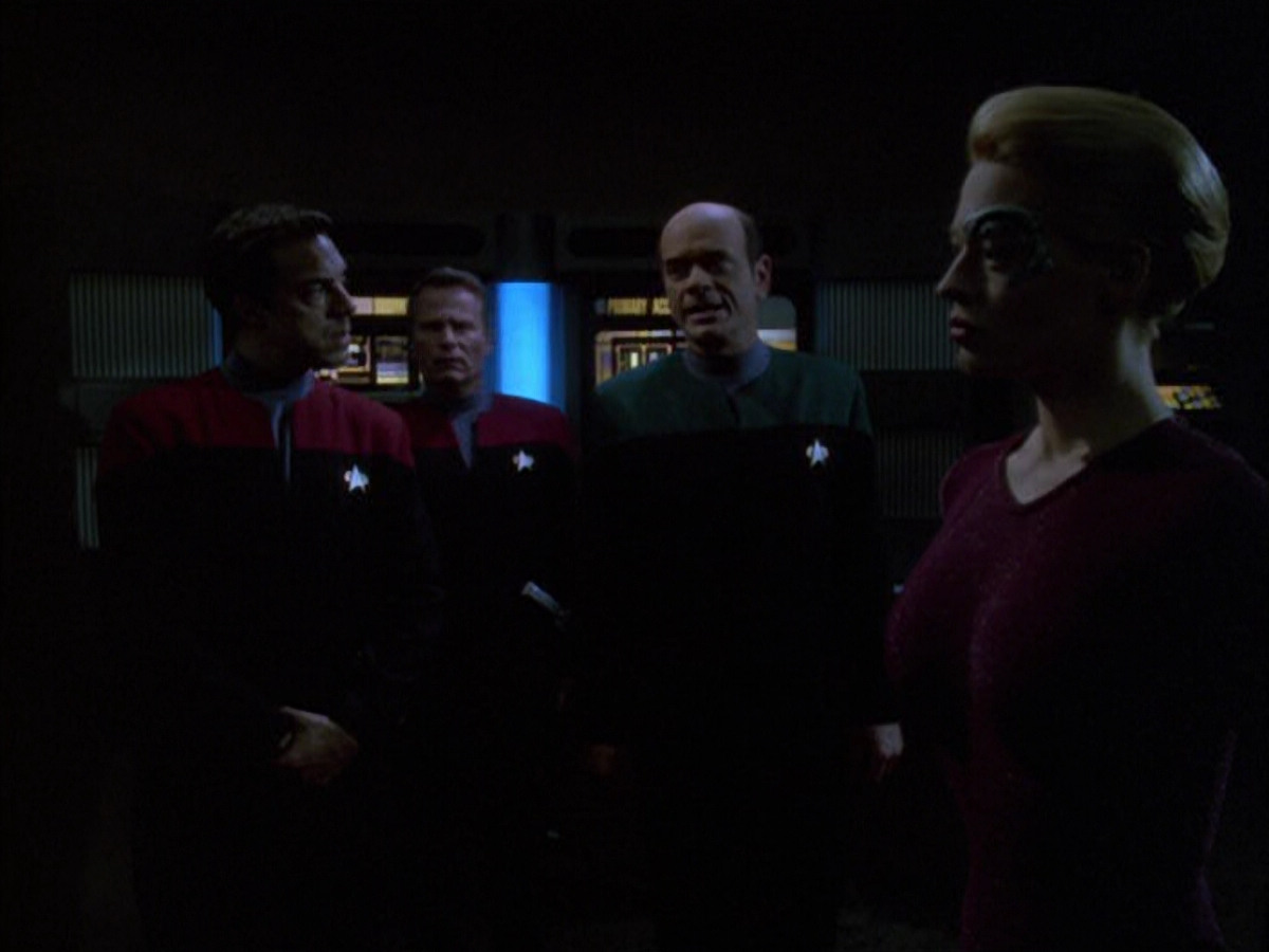 extant_StarTrek_VOY_6x01-EquinoxPart2_00757.jpg