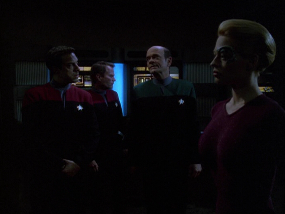 extant_StarTrek_VOY_6x01-EquinoxPart2_00758.jpg