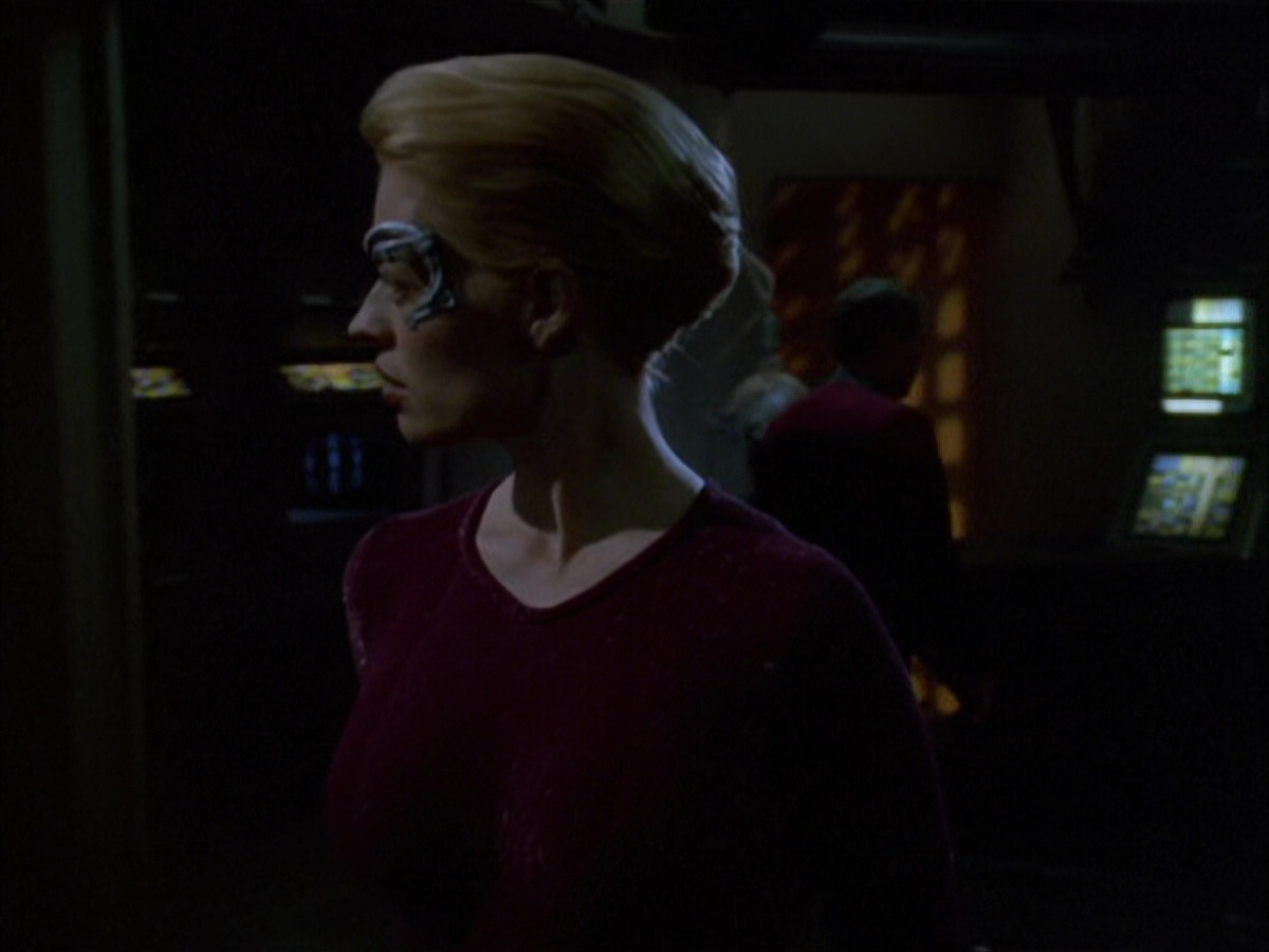 extant_StarTrek_VOY_6x01-EquinoxPart2_00770.jpg