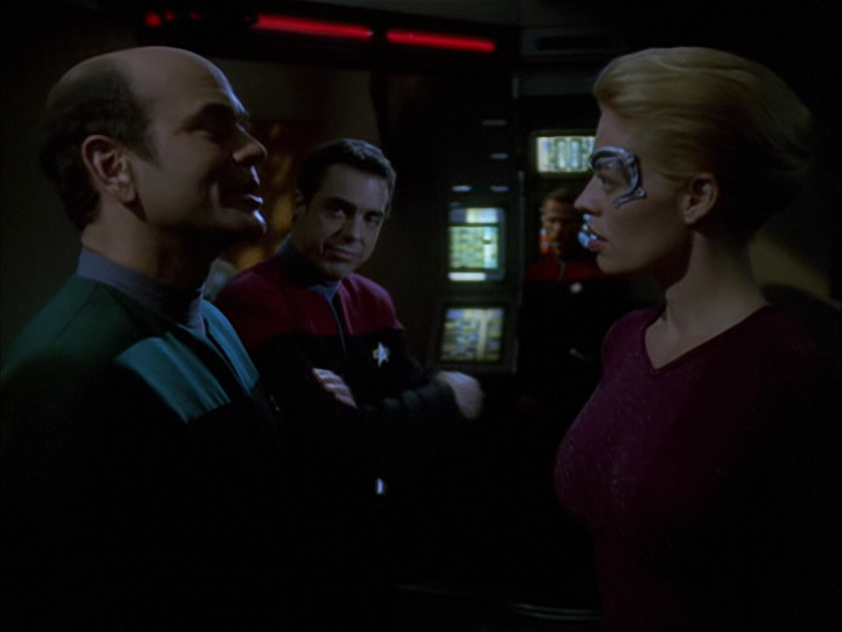 extant_StarTrek_VOY_6x01-EquinoxPart2_00791.jpg