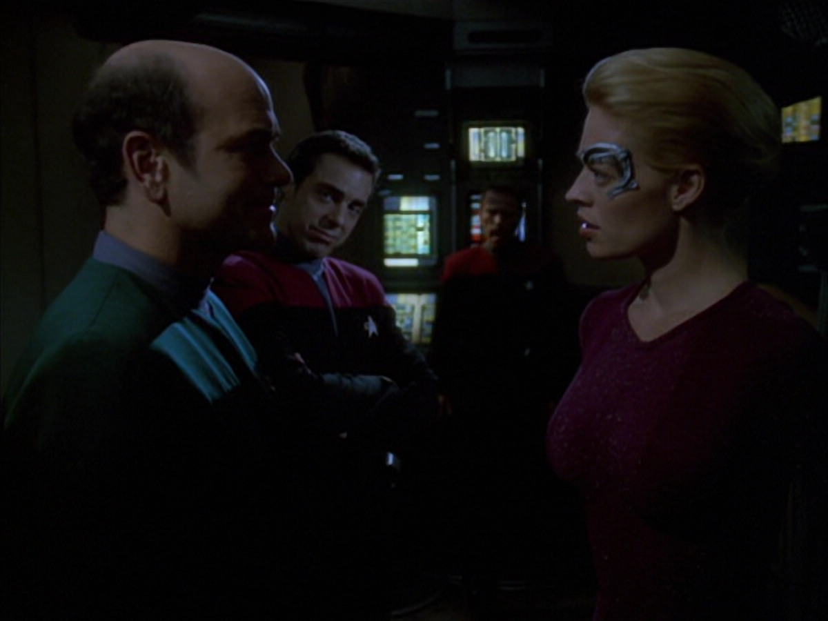 extant_StarTrek_VOY_6x01-EquinoxPart2_00794.jpg
