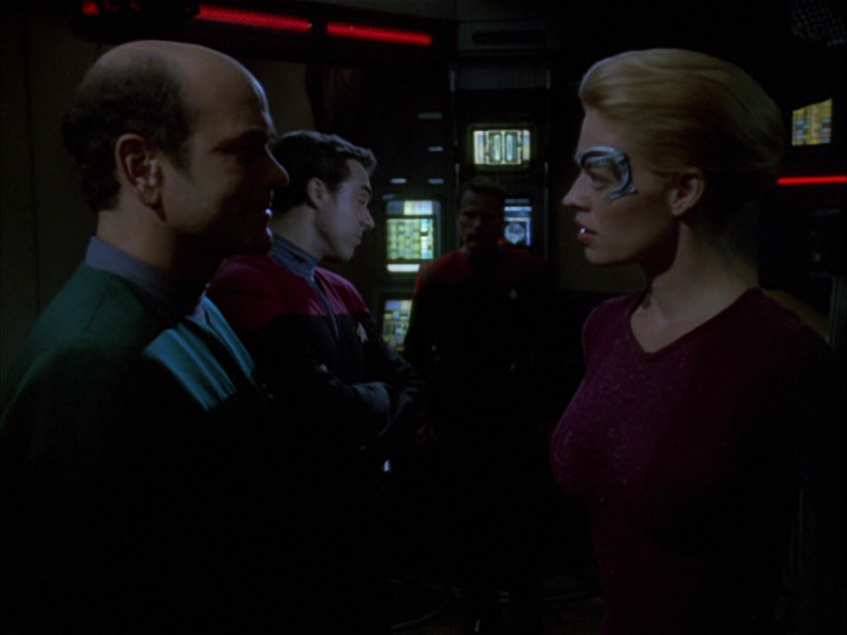 extant_StarTrek_VOY_6x01-EquinoxPart2_00795.jpg