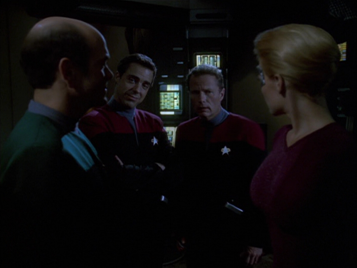 extant_StarTrek_VOY_6x01-EquinoxPart2_00800.jpg