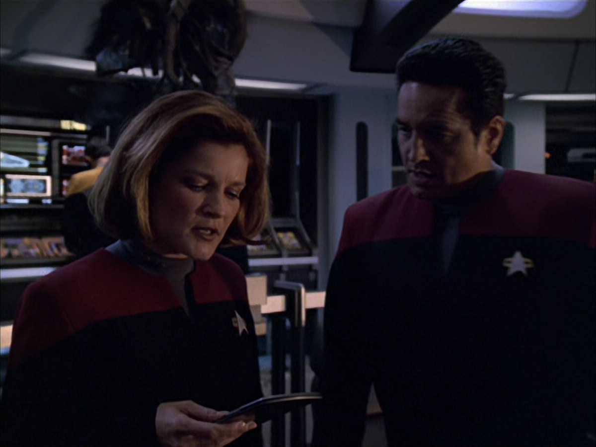extant_StarTrek_VOY_6x01-EquinoxPart2_00817.jpg