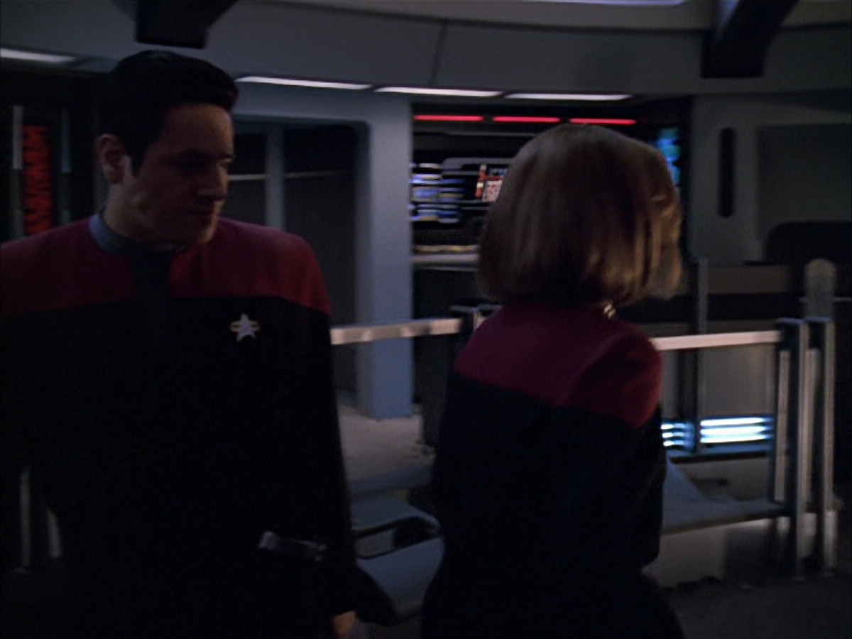 extant_StarTrek_VOY_6x01-EquinoxPart2_00821.jpg