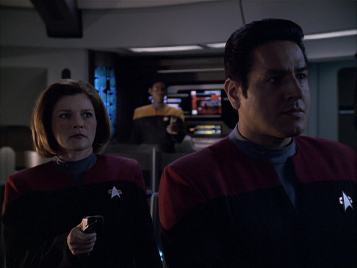 extant_StarTrek_VOY_6x01-EquinoxPart2_00860.jpg