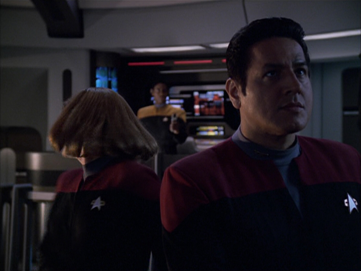 extant_StarTrek_VOY_6x01-EquinoxPart2_00869.jpg