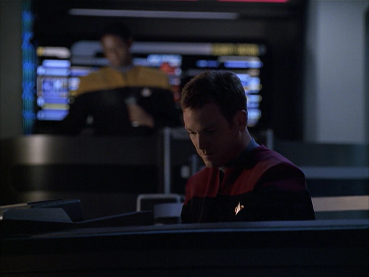 extant_StarTrek_VOY_6x01-EquinoxPart2_00873.jpg