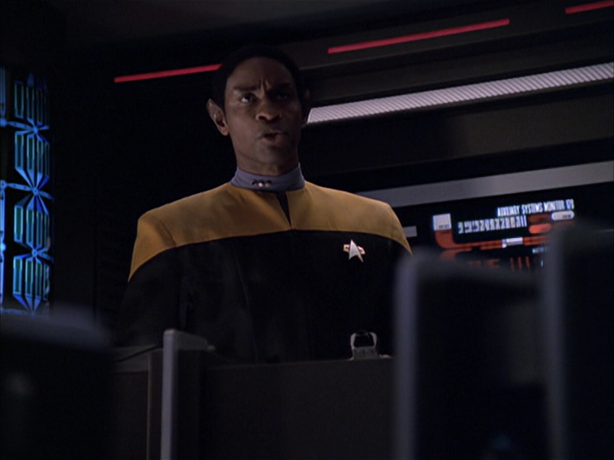 extant_StarTrek_VOY_6x01-EquinoxPart2_00893.jpg