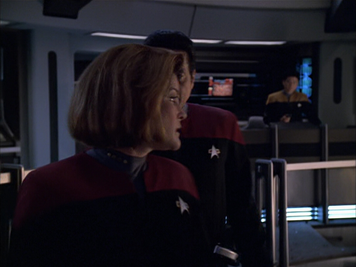 extant_StarTrek_VOY_6x01-EquinoxPart2_00907.jpg