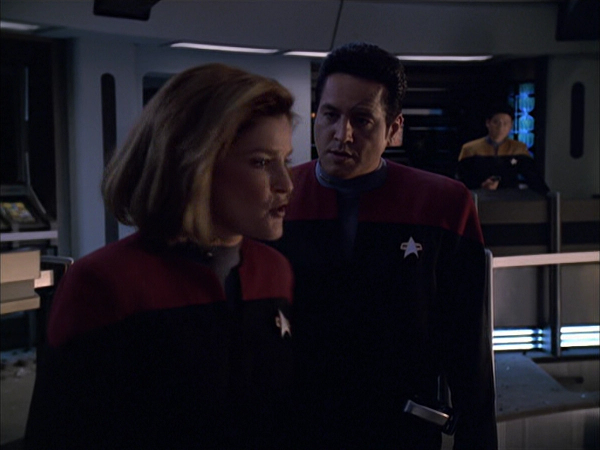 extant_StarTrek_VOY_6x01-EquinoxPart2_00912.jpg