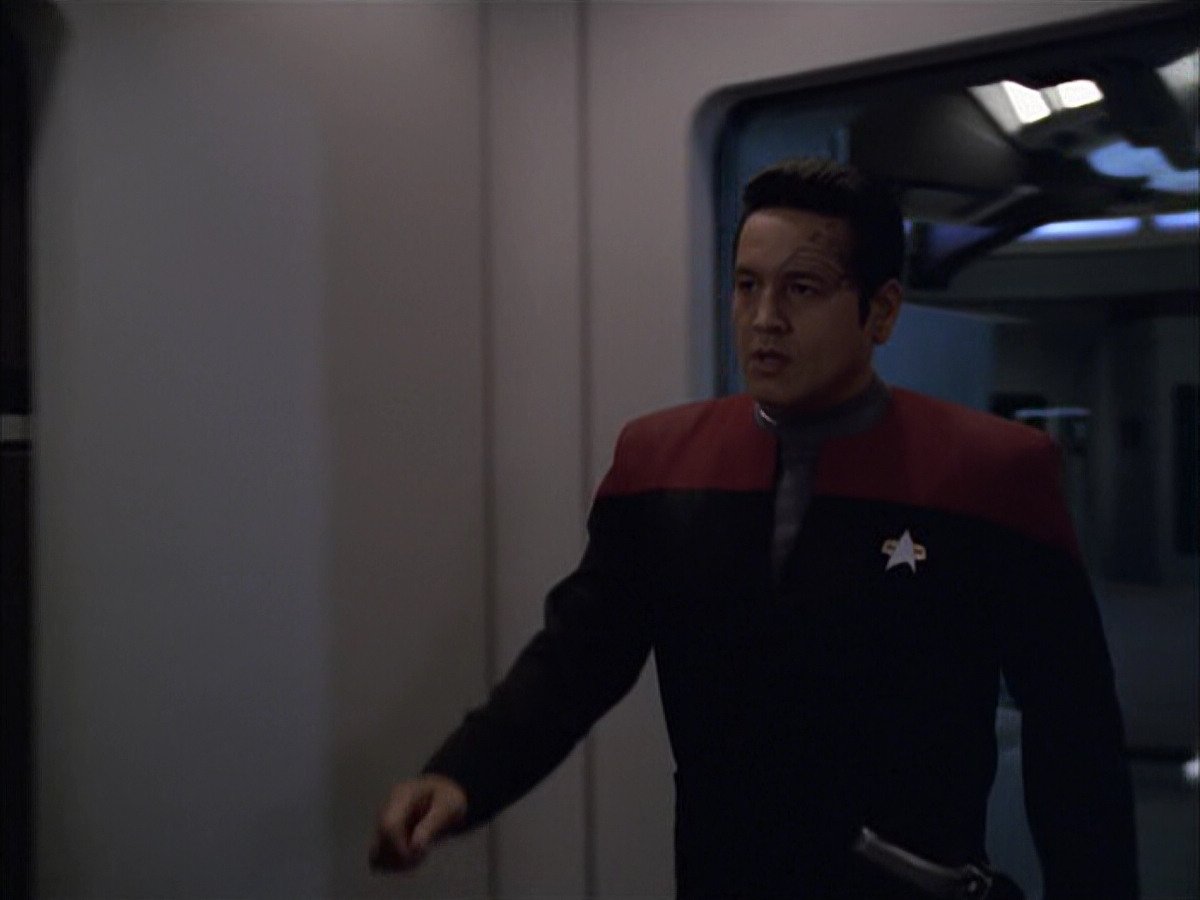 extant_StarTrek_VOY_6x01-EquinoxPart2_00920.jpg