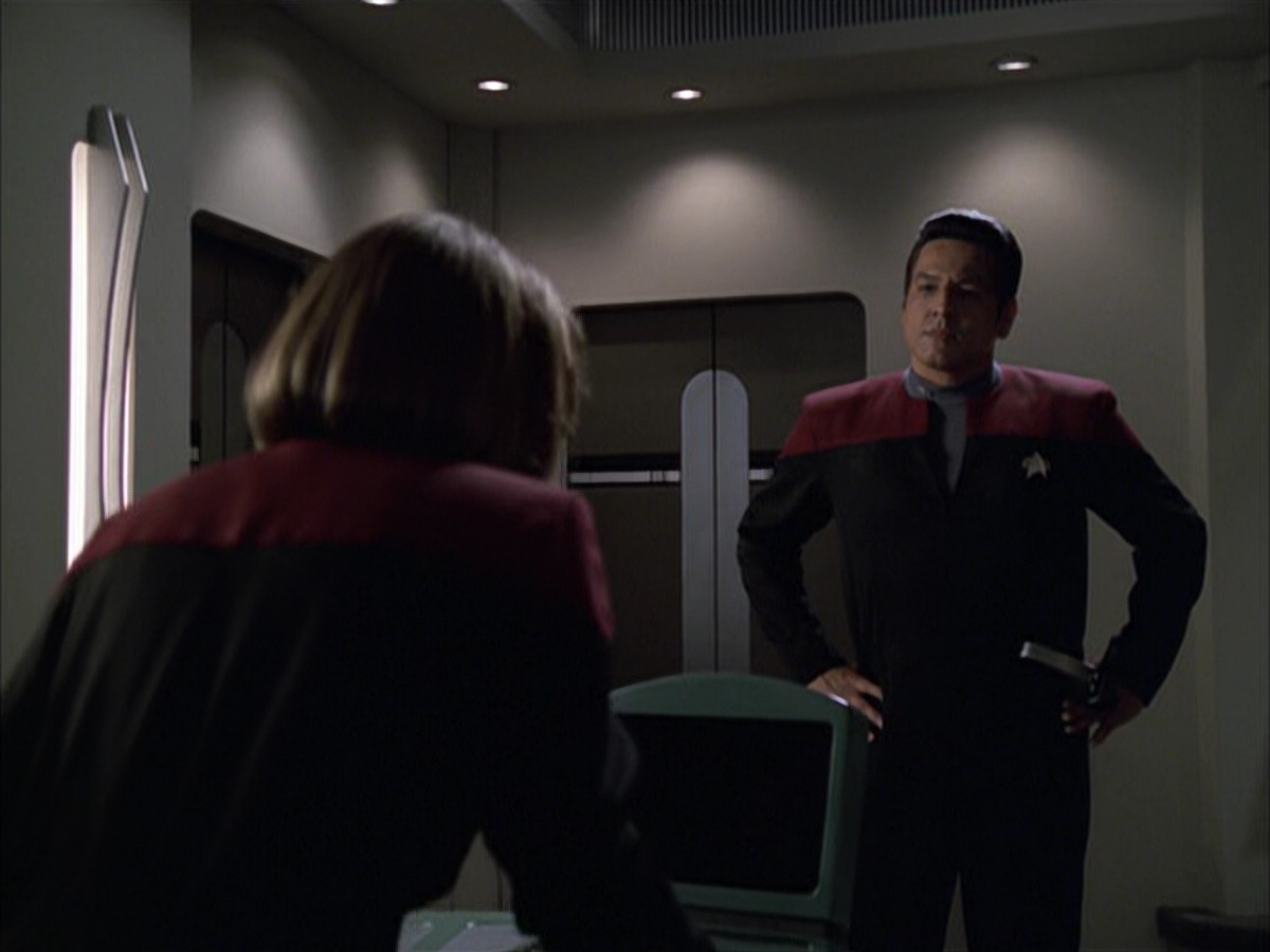 extant_StarTrek_VOY_6x01-EquinoxPart2_00932.jpg