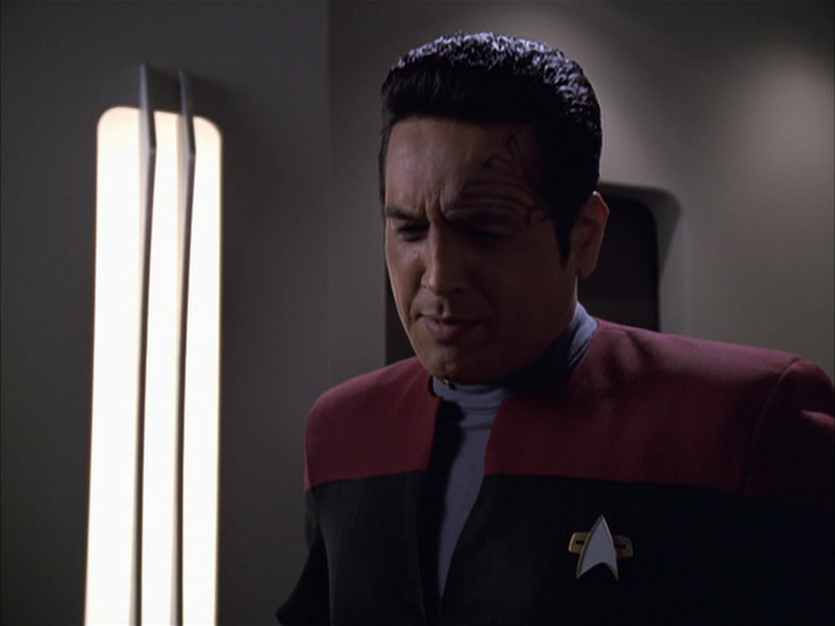extant_StarTrek_VOY_6x01-EquinoxPart2_00944.jpg
