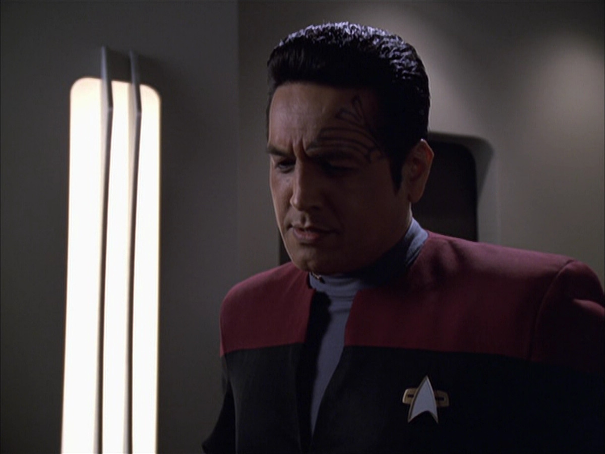 extant_StarTrek_VOY_6x01-EquinoxPart2_00945.jpg