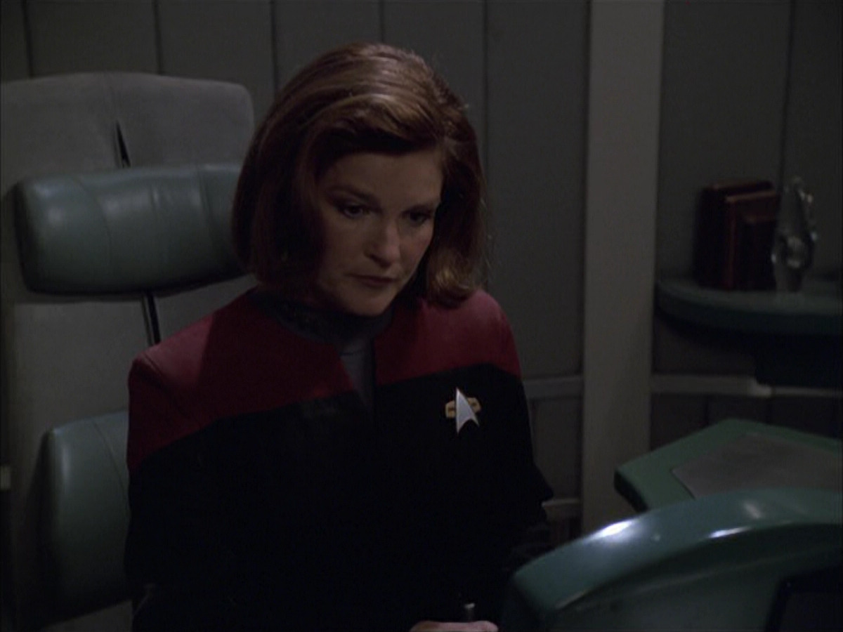 extant_StarTrek_VOY_6x01-EquinoxPart2_00950.jpg