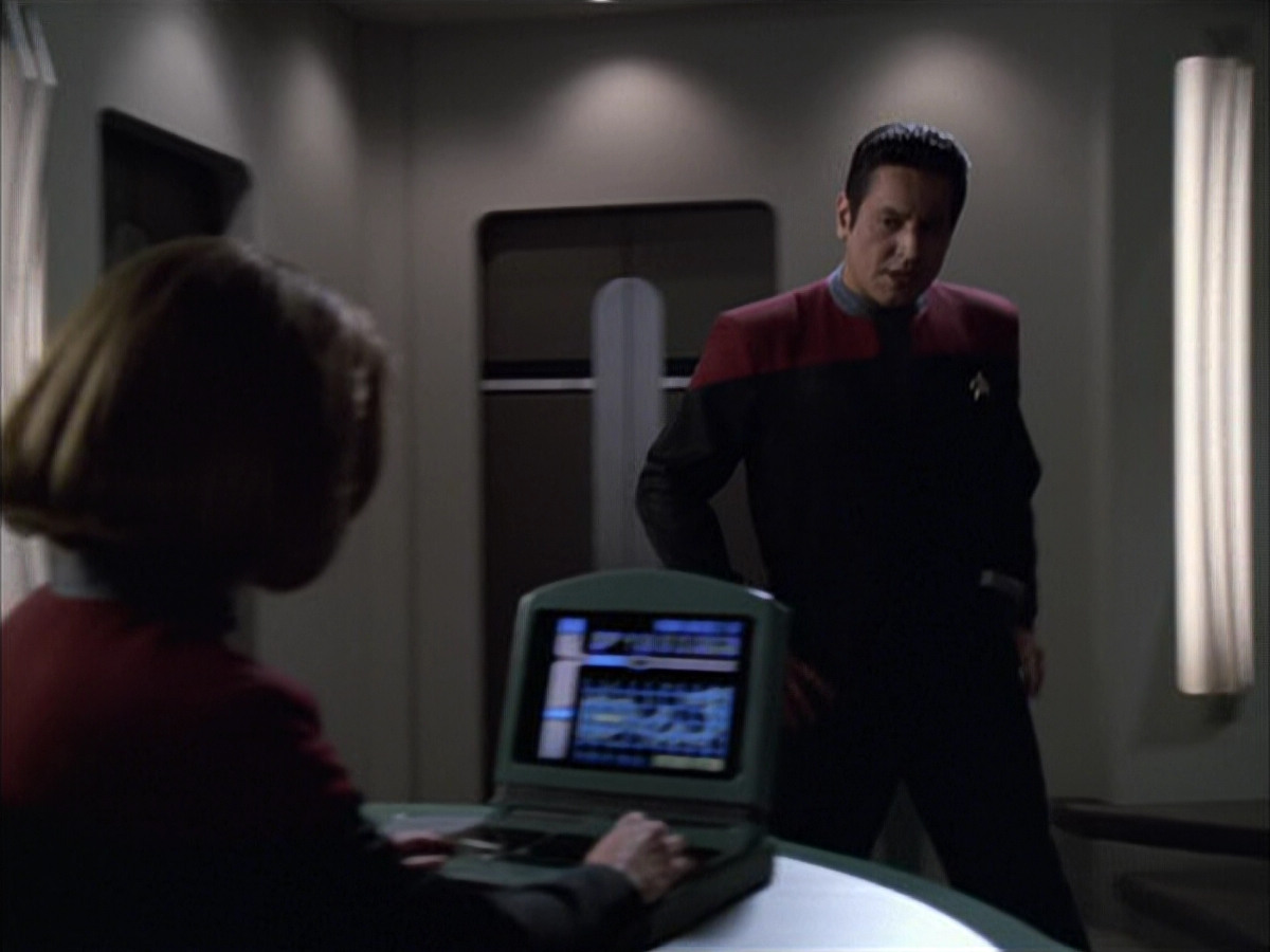 extant_StarTrek_VOY_6x01-EquinoxPart2_00970.jpg