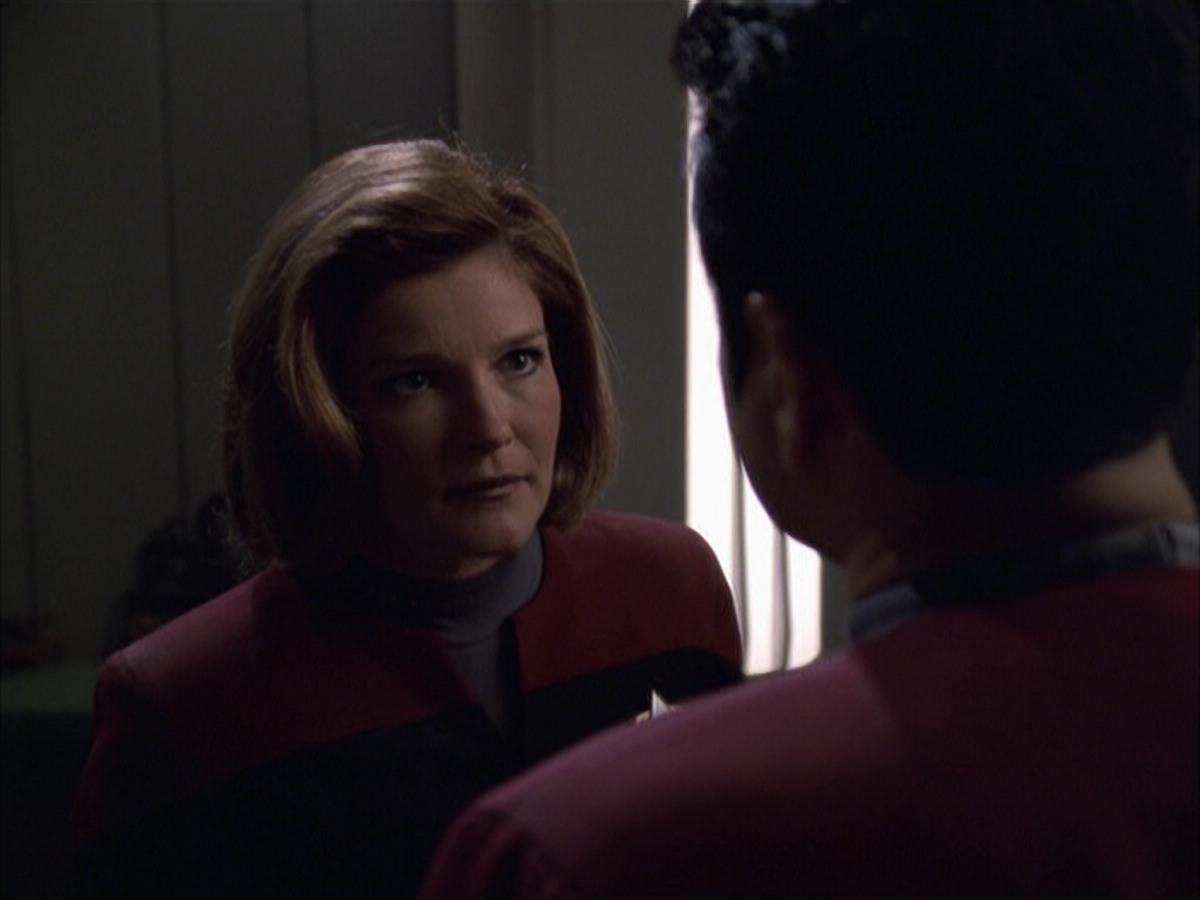 extant_StarTrek_VOY_6x01-EquinoxPart2_01028.jpg