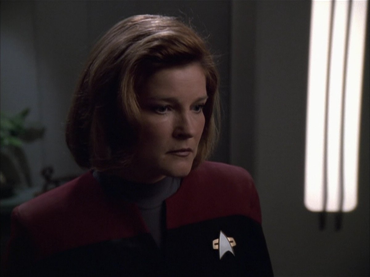 extant_StarTrek_VOY_6x01-EquinoxPart2_01037.jpg