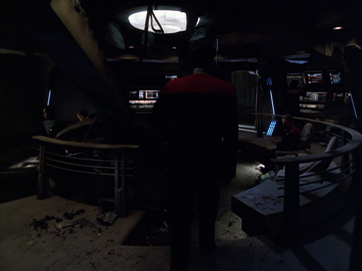 extant_StarTrek_VOY_6x01-EquinoxPart2_01060.jpg