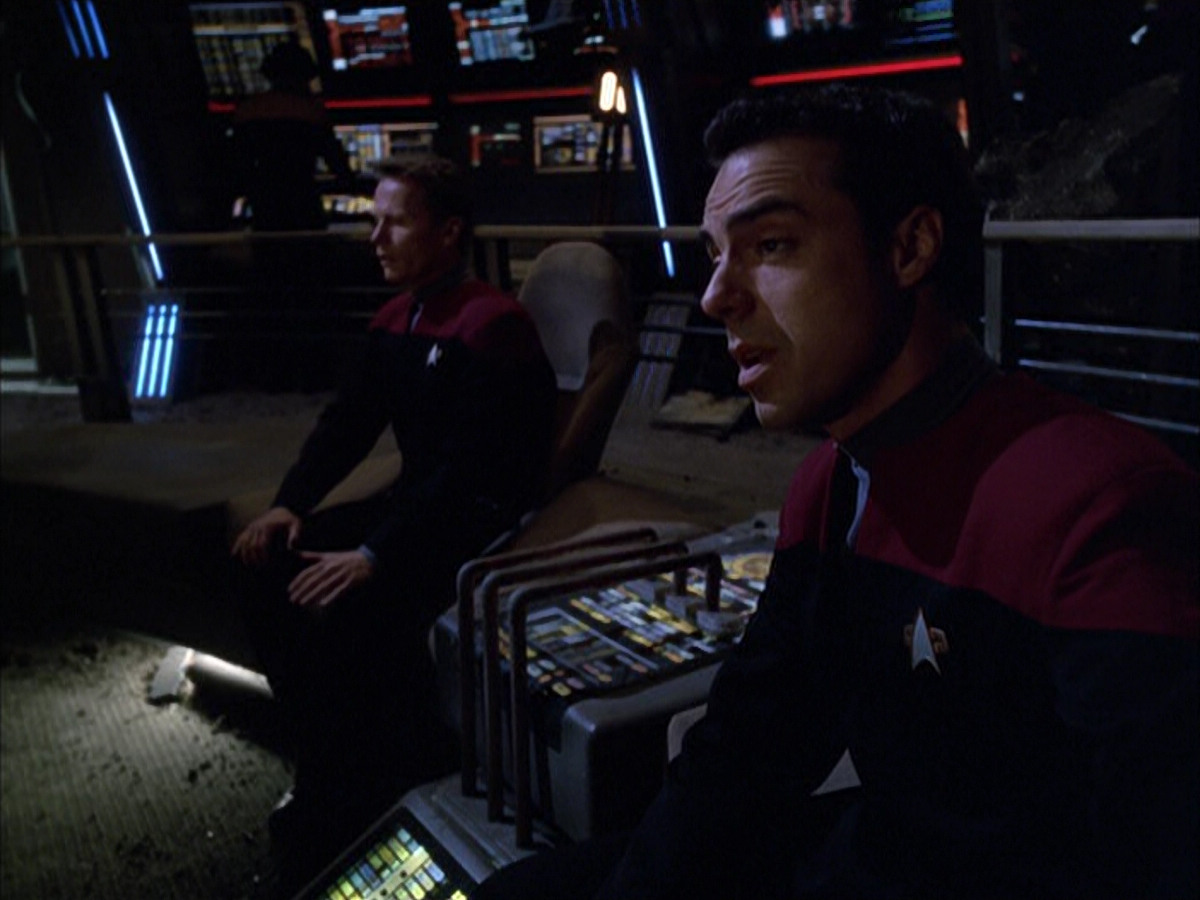 extant_StarTrek_VOY_6x01-EquinoxPart2_01079.jpg