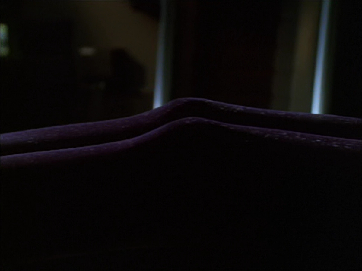 extant_StarTrek_VOY_6x01-EquinoxPart2_01089.jpg