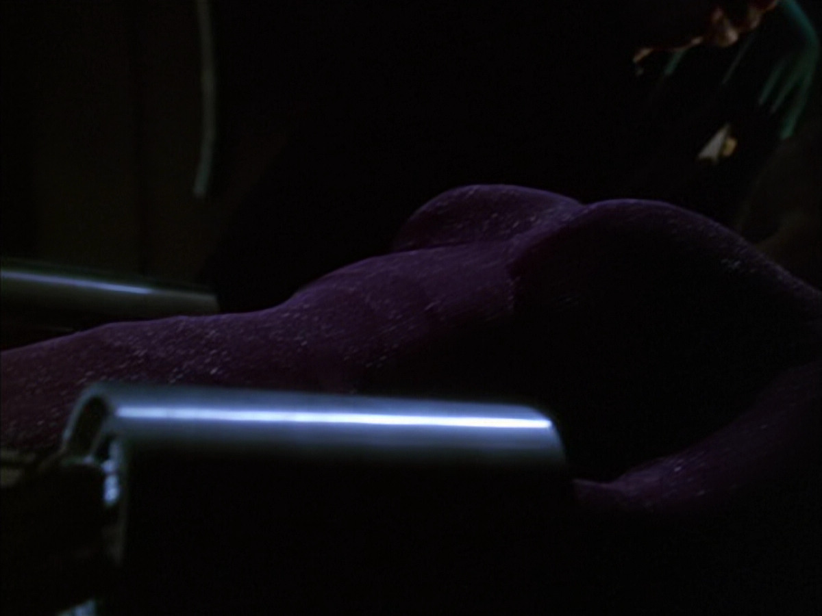 extant_StarTrek_VOY_6x01-EquinoxPart2_01095.jpg