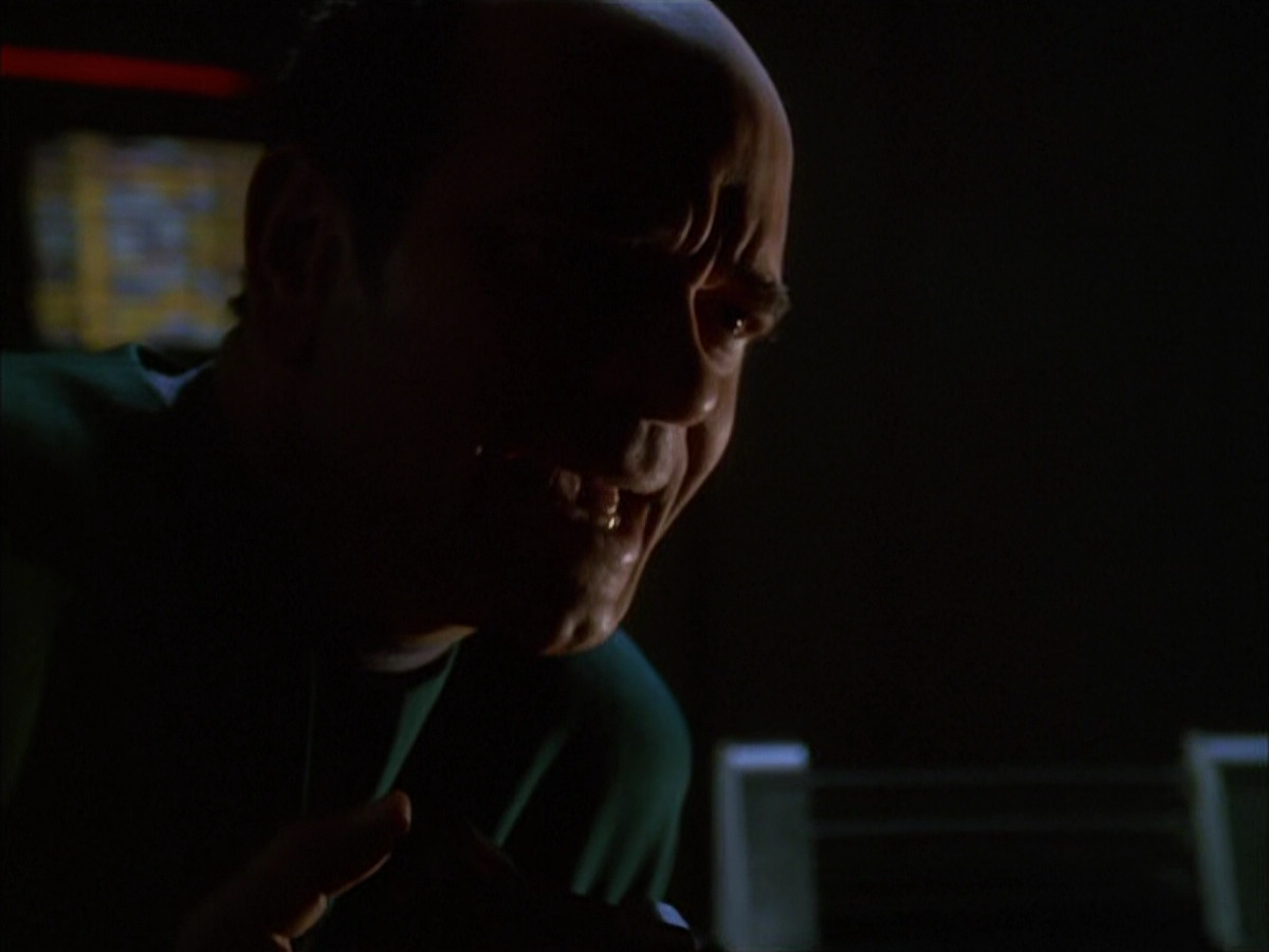 extant_StarTrek_VOY_6x01-EquinoxPart2_01120.jpg