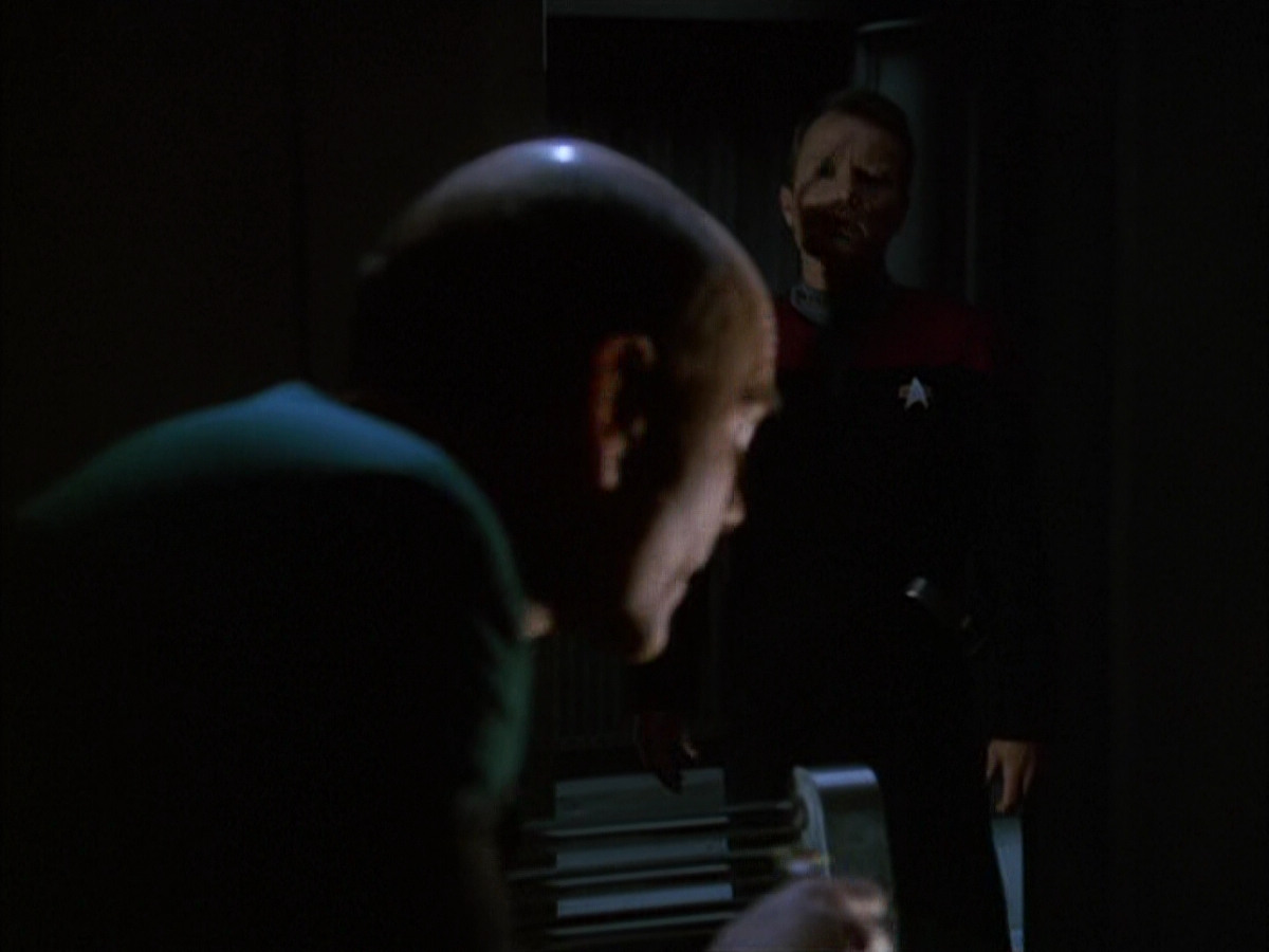 extant_StarTrek_VOY_6x01-EquinoxPart2_01130.jpg