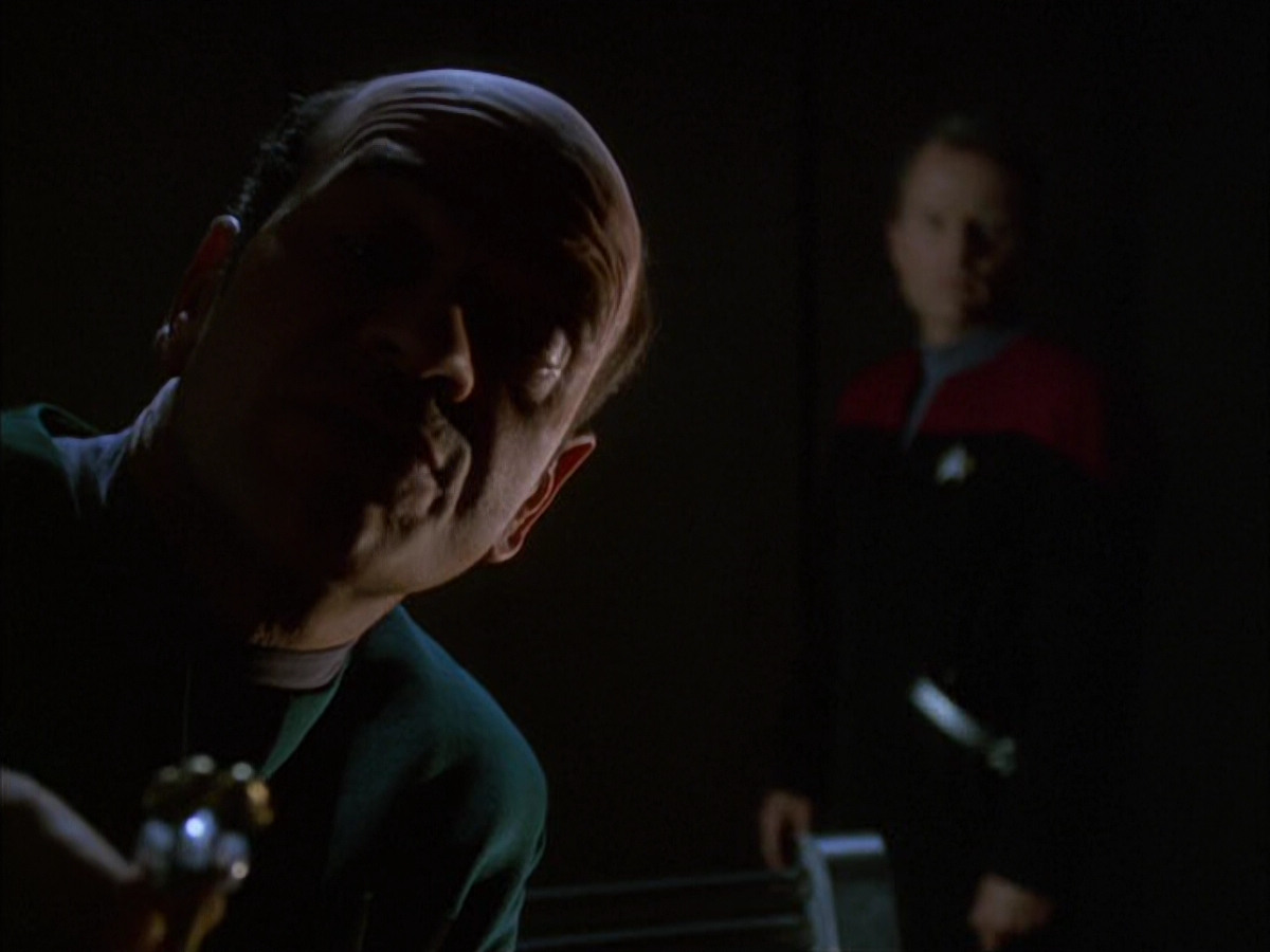 extant_StarTrek_VOY_6x01-EquinoxPart2_01136.jpg
