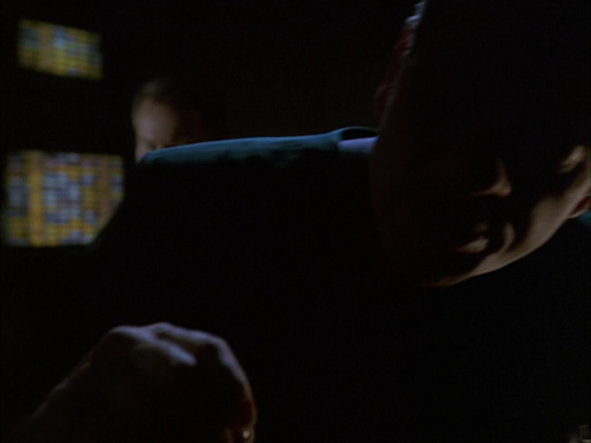 extant_StarTrek_VOY_6x01-EquinoxPart2_01146.jpg