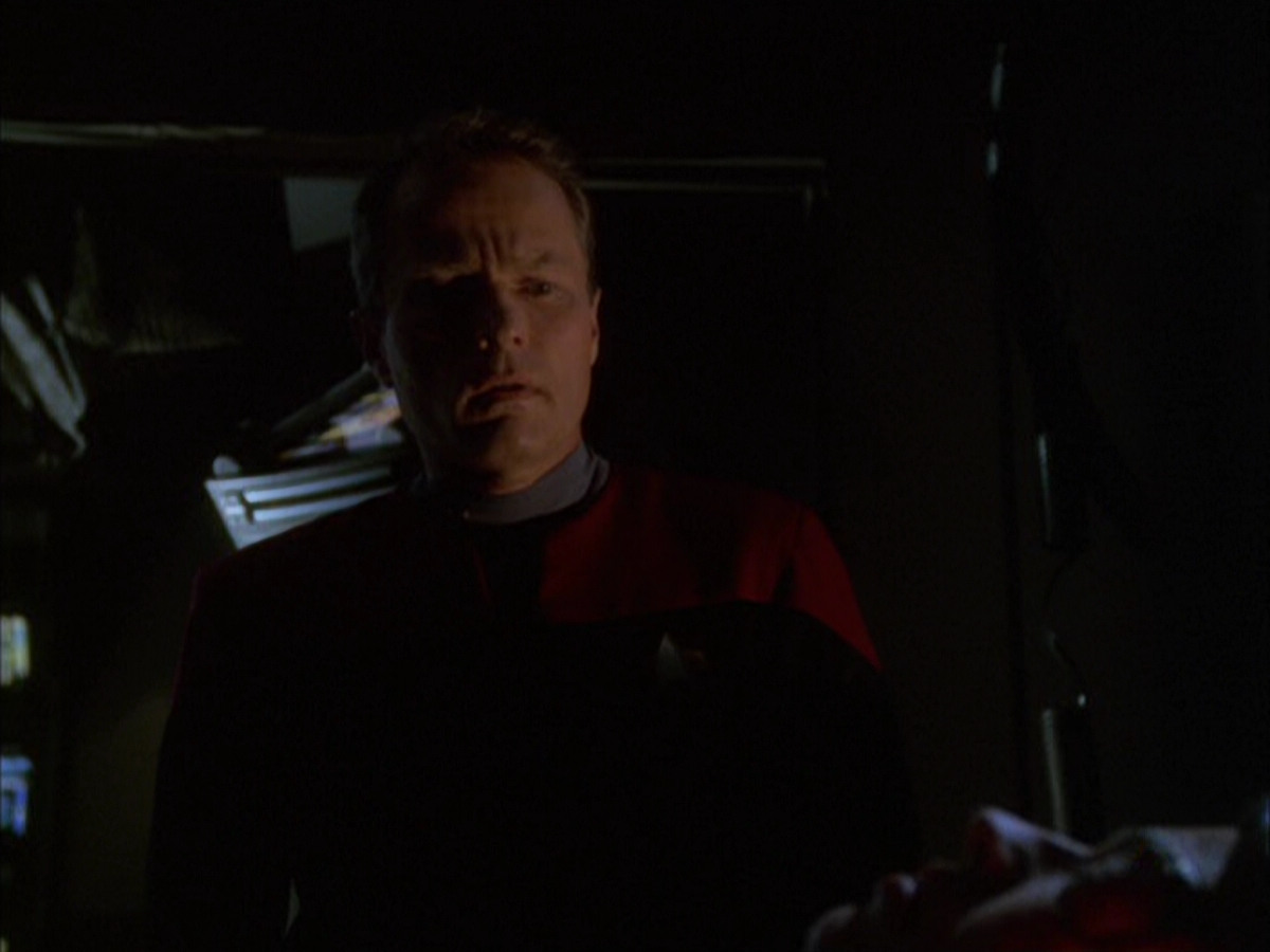 extant_StarTrek_VOY_6x01-EquinoxPart2_01153.jpg