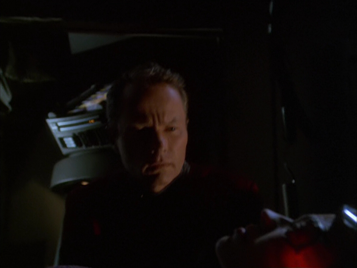 extant_StarTrek_VOY_6x01-EquinoxPart2_01155.jpg