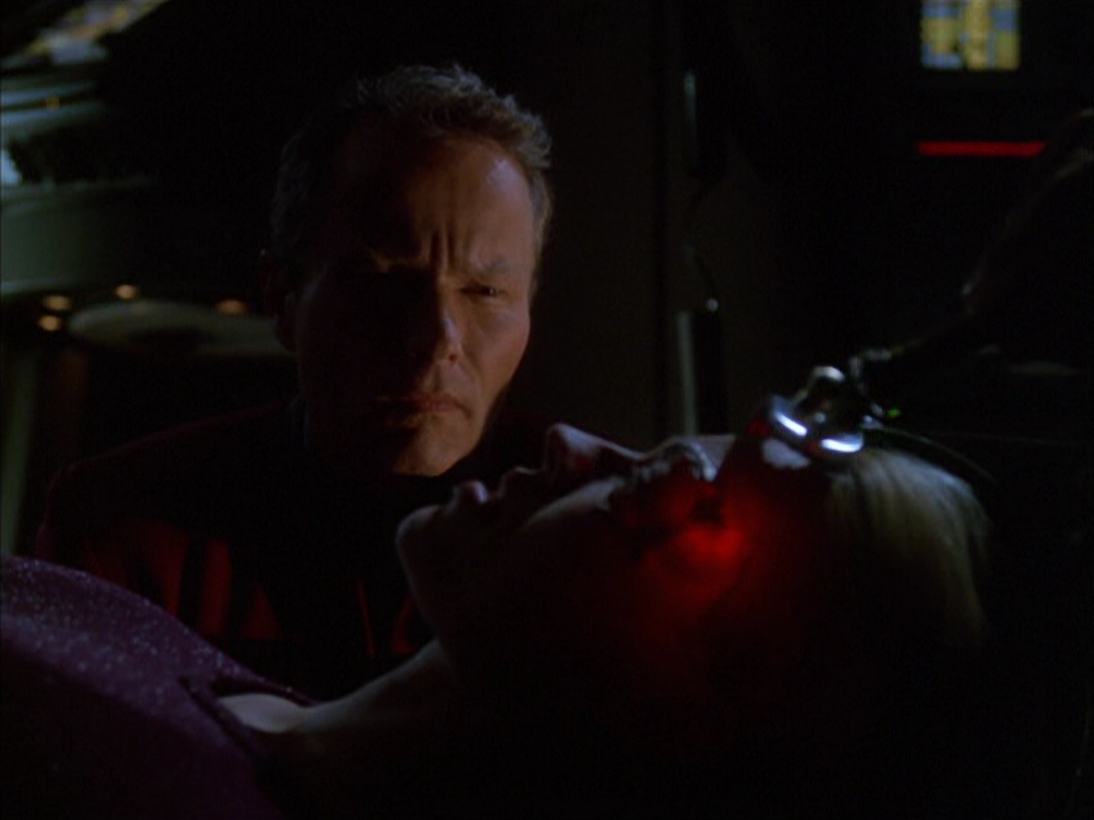 extant_StarTrek_VOY_6x01-EquinoxPart2_01209.jpg