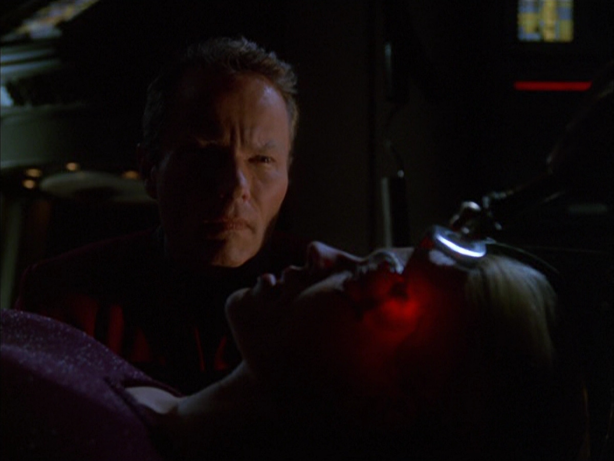 extant_StarTrek_VOY_6x01-EquinoxPart2_01213.jpg