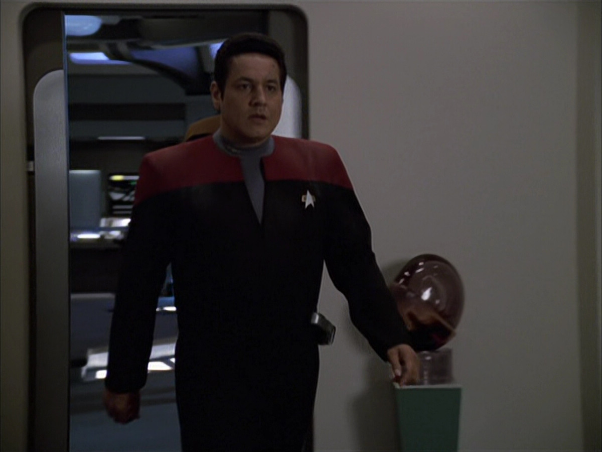 extant_StarTrek_VOY_6x01-EquinoxPart2_01264.jpg