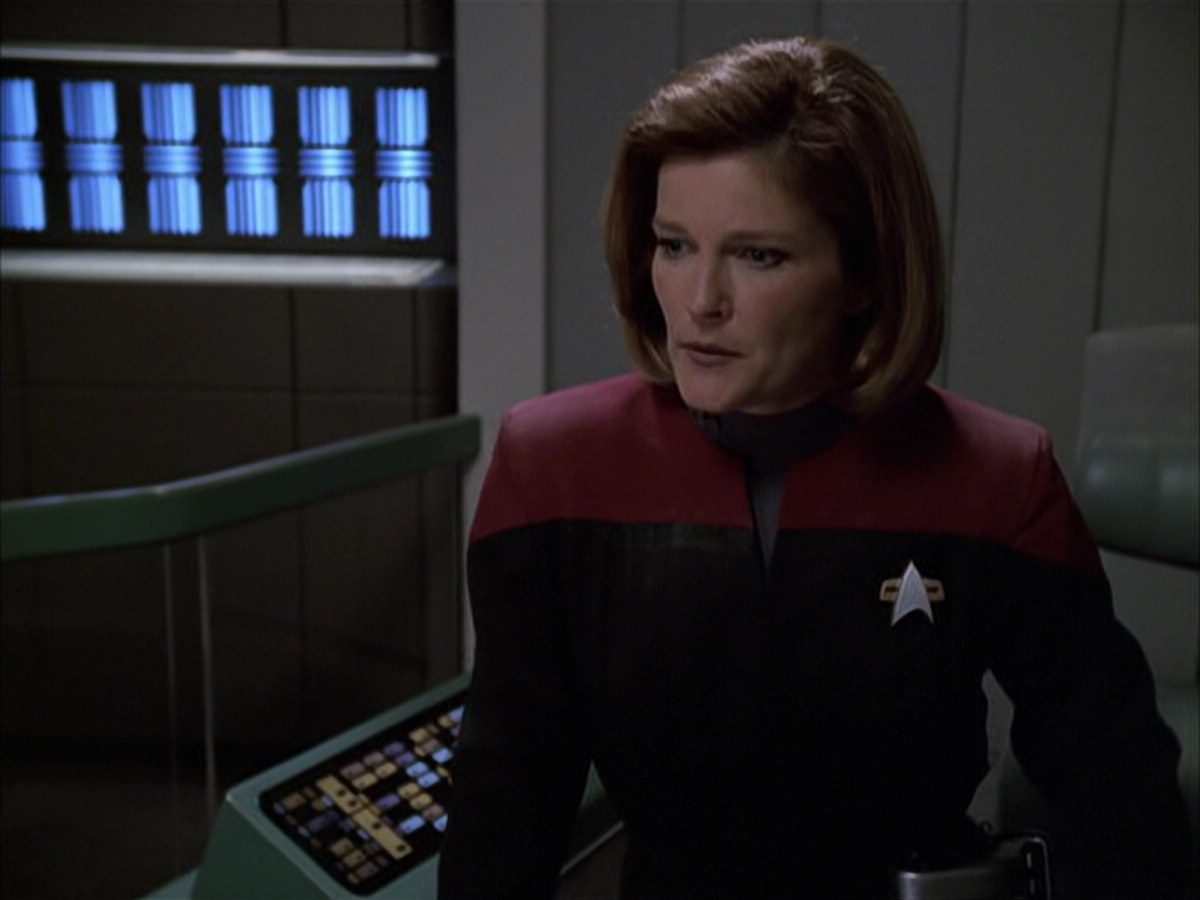 extant_StarTrek_VOY_6x01-EquinoxPart2_01317.jpg