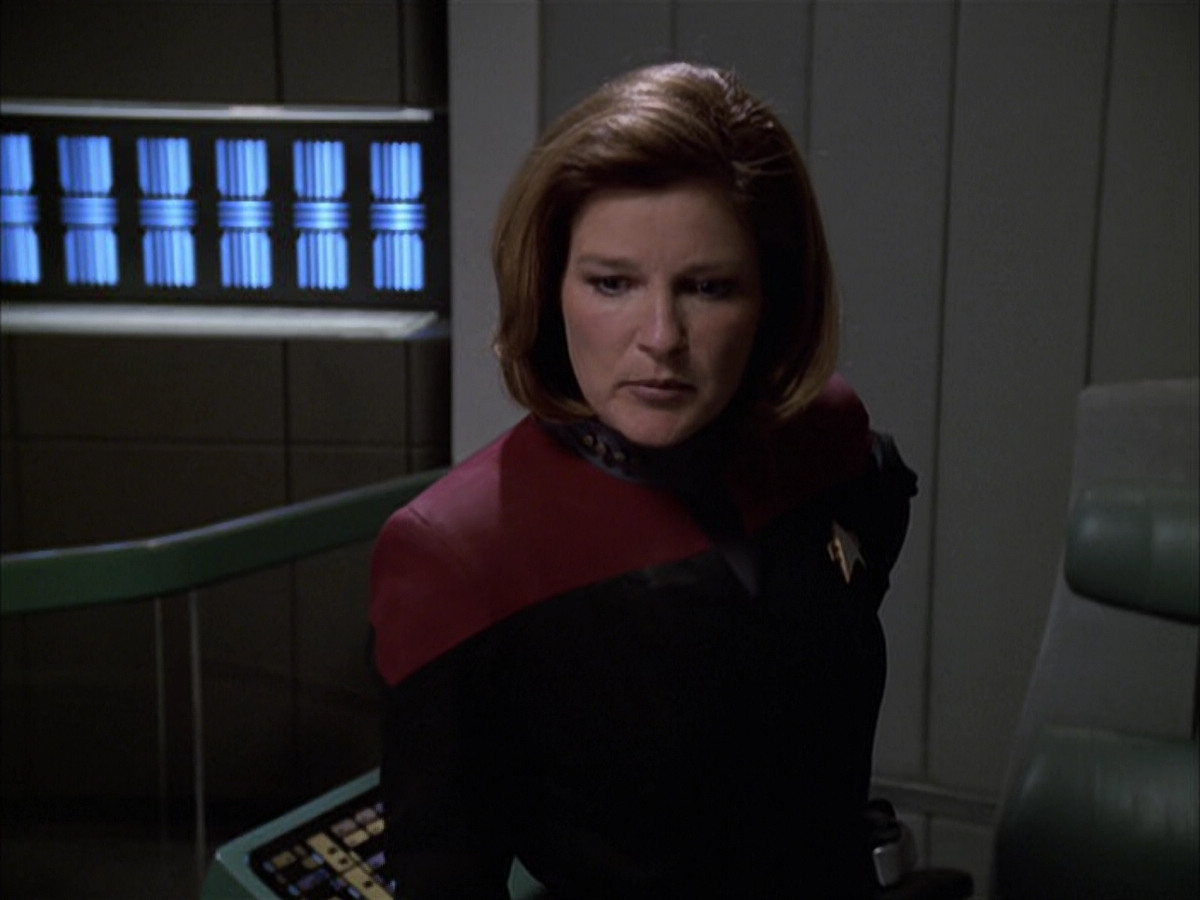 extant_StarTrek_VOY_6x01-EquinoxPart2_01320.jpg