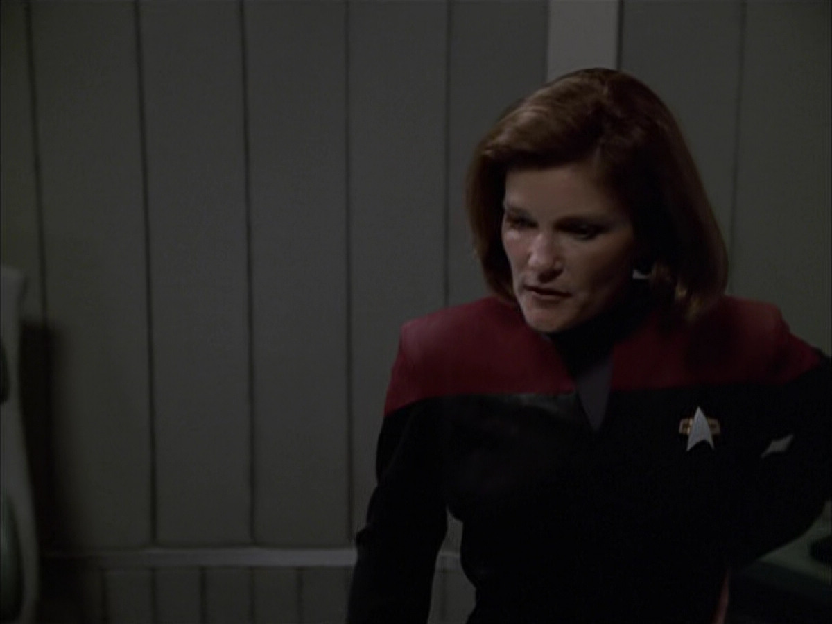 extant_StarTrek_VOY_6x01-EquinoxPart2_01328.jpg