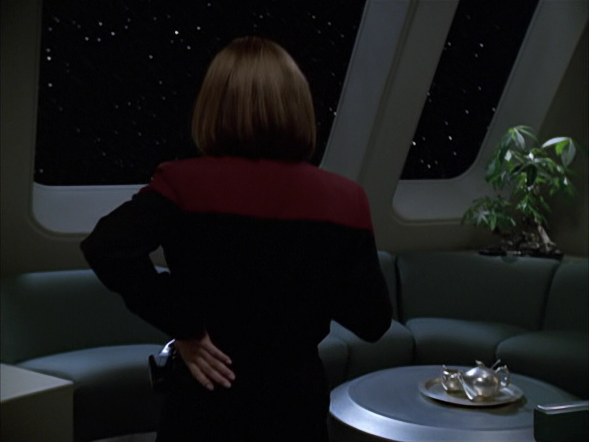 extant_StarTrek_VOY_6x01-EquinoxPart2_01334.jpg