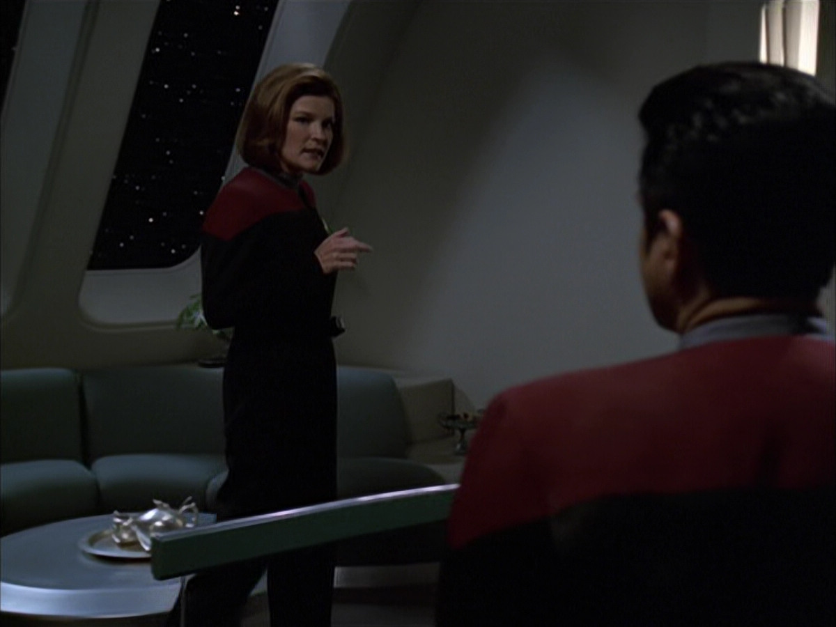 extant_StarTrek_VOY_6x01-EquinoxPart2_01347.jpg