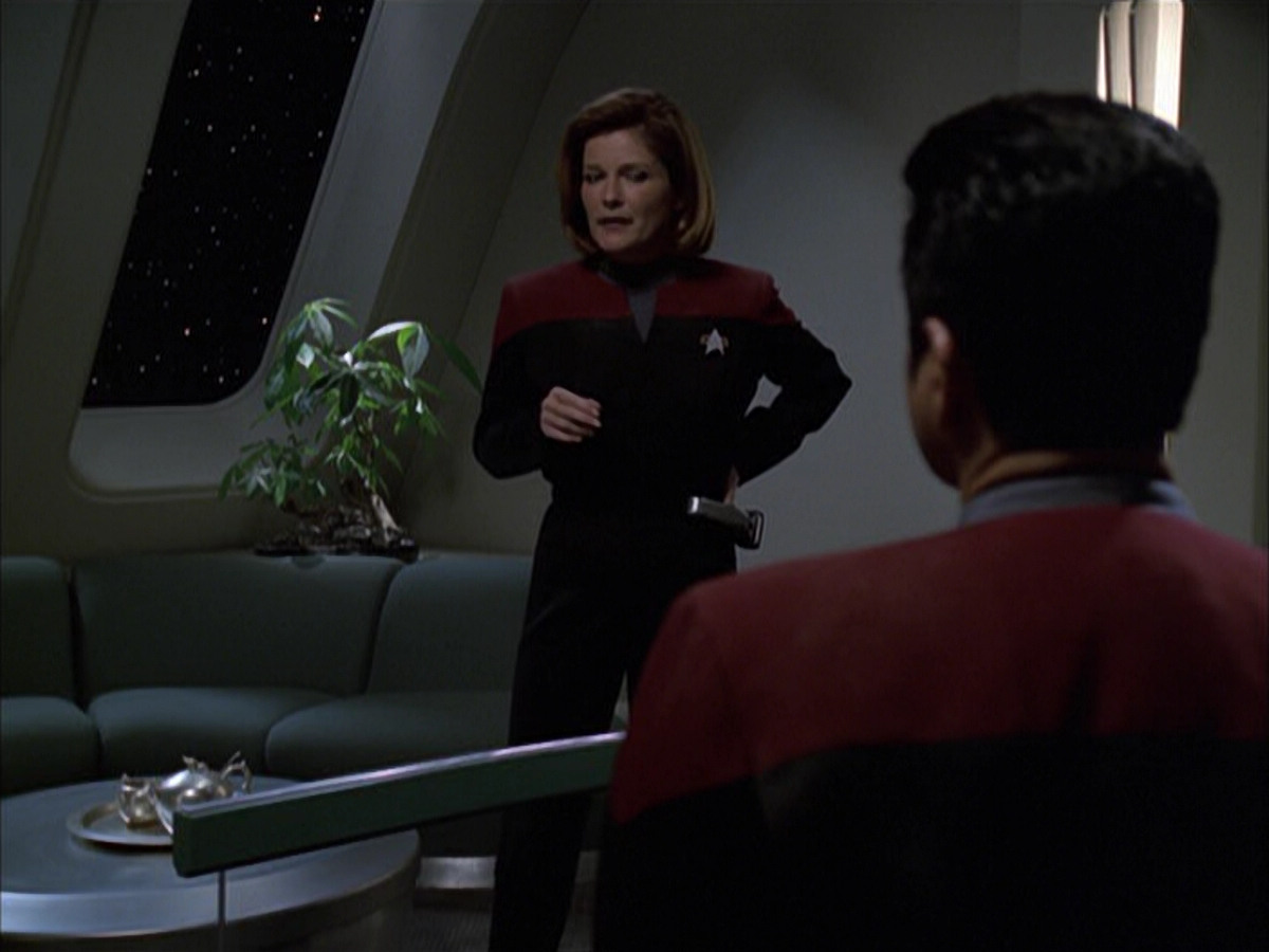 extant_StarTrek_VOY_6x01-EquinoxPart2_01350.jpg
