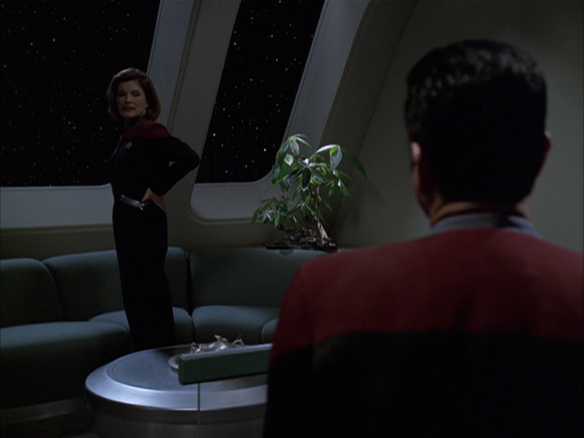 extant_StarTrek_VOY_6x01-EquinoxPart2_01366.jpg